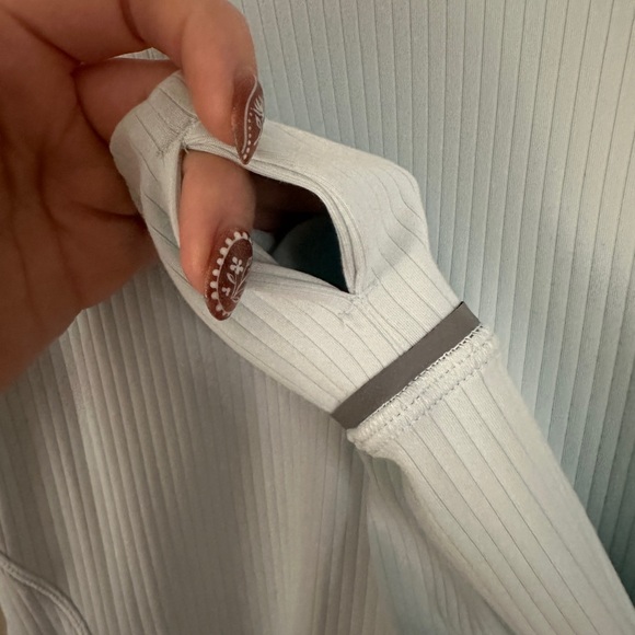 Lululemon Icy Blue Ribbed Rulu Long Sleeve Running or Training Top - Picture 5 of 7